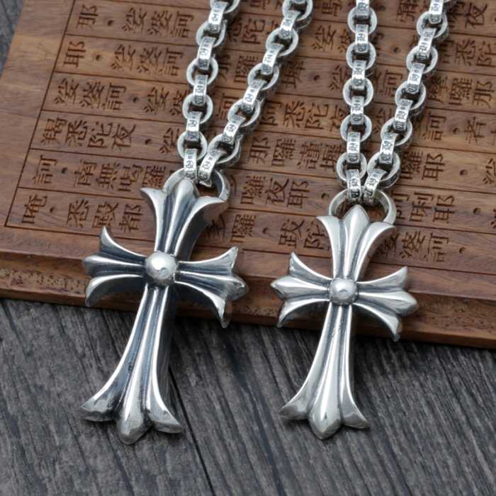 主役になる存在感 クロムハーツ CHROME HEARTS シルバー925 主張しすぎないネックレス