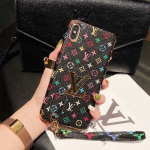 ケータイケース 2色可選 ルイ ヴィトン LOUIS VUITTON 2020秋冬流行ファション 大人かわいい秋冬コーデを楽しみ
