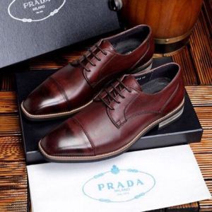 VIPセールで破格 プラダ2020春夏の大注目トレンド PRADA ビジネスシュ...