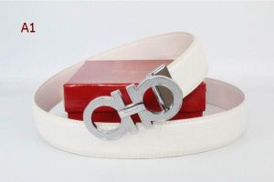 今季大人気新作登場 FERRAGAMO サルヴァトーレフェラガモ 人目を引く存在感 ベルト 多色可選