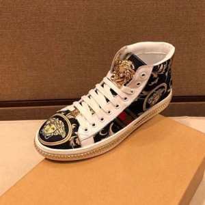 2020秋冬流行ファション ヴェルサーチ最高にCOOL秋冬新作 VERSACE 秋冬から人気継続中 ランニングシューズ シンプルに着こなしたい