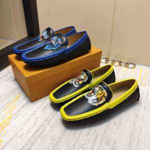 今季トレンドをうまく取り ルイ ヴィトン LOUIS VUITTON 2色可選 お洒落で秋冬注目トレンド ローファー 【2020秋冬】の注目トレンド