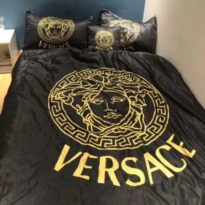 知的な雰囲気夏着物 ヴェルサーチ 2020SSのトレンド商品 VERSACE ブランケット窮屈感なく快適にお使える
