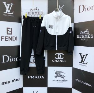 ファッショントレンドを早速チェック シャネル 2020秋冬流行ファション CHANEL 上下セット 最高にCOOL秋冬新作