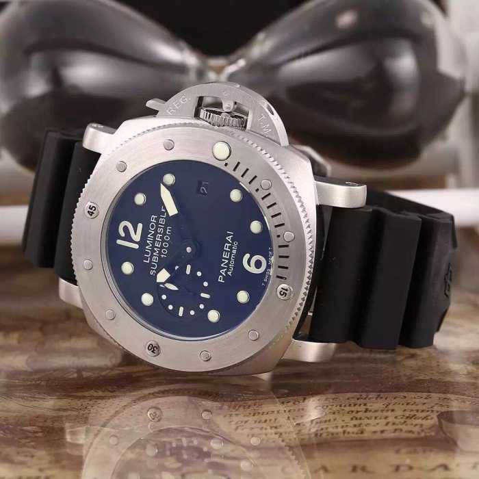超人気美品◆ 2020 パネラ イ PANERAI 3針クロノグラフ 日付表示 腕時計