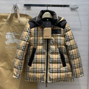 秋にこれがはやりそう バーバリー BURBERRY 注目の秋ファッション一番 ハーフコート 2020秋冬トレンド押さえておきたい
