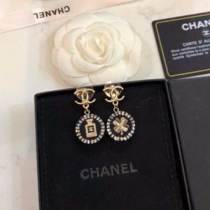 コーデの完成度を高める シャネル 2020SS人気 CHANEL ピアス 春夏コ...