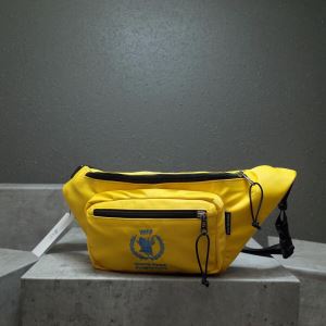 多色選択可 【最新】2020年秋冬のトレンド速報 バレンシアガ 優しいのに存在感 BALENCIAGA ウエストポーチ 秋冬にお世話になる定番