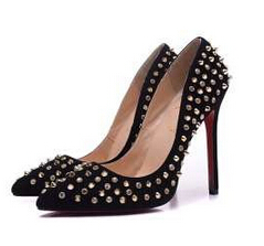 安定感があり 2020 Christian Louboutinクリスチャンルブタン 大活躍　パンプス