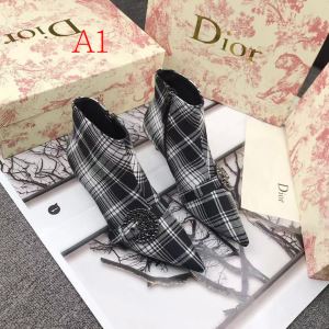 ディオール今季トレンド新作はこれ 2色可選 DIOR 秋冬に大注目のカラー レザーブーツ 速報2020年秋ファッショントレンド