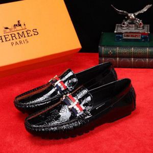 2020春夏トレンドアイテム 今流行のストリート上品 HERMES エルメス カジュアルシューズ