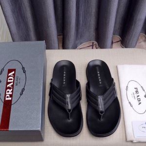 トレンド感があって涼しげ プラダ PRADA ファッションにトレンド サンダル 2020年夏の一押しファッションアイテム