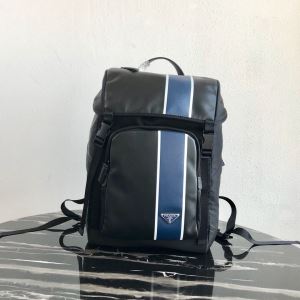 リュック 飽きもこないデザイン プラダ 今季の主力おすすめ PRADA