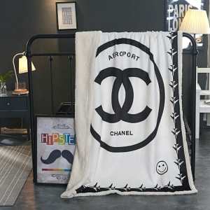 使い込む程に肌に馴染む シャネル CHANEL 保温性を一層向上させる ブランケット 2020即旬な装いに