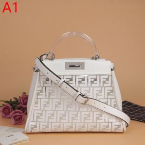 夏の王道　適度な上品さ フェンディ FENDI 2020春夏も引き続き人気セール おしゃれ上級者に挑戦 レディースバッグ 多色選択可