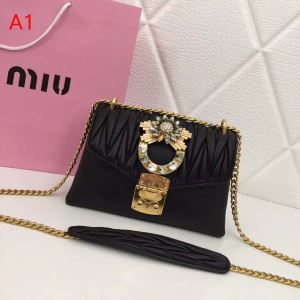 ミュウミュウ MIUMIU 斜め掛けバッグ 4色可選 2020春夏トレンドアイテム 今っぽく新作アイテム