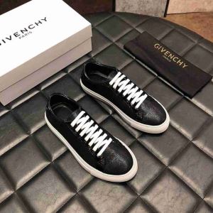 カジュアルシューズ おしゃれな夏ファッション2020 オススメしたい最新注目ファション ジバンシー GIVENCHY