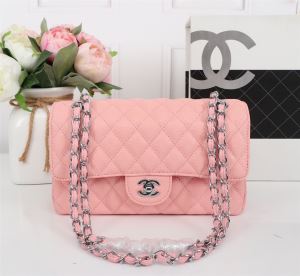 累積売上総額第１位 レディースバッグ 老舗ブランド シャネル 20SS☆送料込 CHANEL