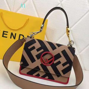 期間限定SALE フェンディ FENDI 2020最安値ショルダーバッグ ネット販売限定