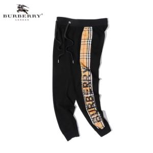 バーバリー限定アイテムが登場 BURBERRY 限定色がお目見え ジーンズ 新作が見逃せない