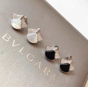 ブルガリ BVLGARIぜひ今年のトレンドをチェック ピアス 2020年春夏流行ファッション 2色可選 ちょっと大人の印象