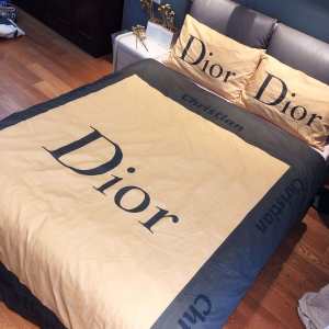 2020秋のファッショントレンドはこれ ディオール DIOR 寝具4点セット 秋のデイリーウエアとして活躍
