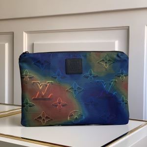 おしゃれ刷新に役立つ ポーチ ルイ ヴィトン LOUIS VUITTON コーデの完成度を高める