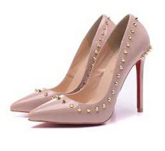 人気販売 2020 Christian Louboutinクリスチャンルブタン 大人気　パンプス