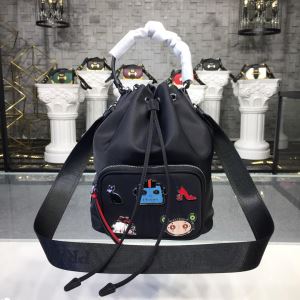 リュック 今季トレンドをうまく取り プラダ お洒落で秋冬注目トレンド PRADA 【2020秋冬】の注目トレンド