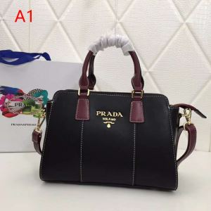 今流行りの最新コレクション 2020春夏は人気定番 プラダ PRADA ハンドバッグ 多色可選