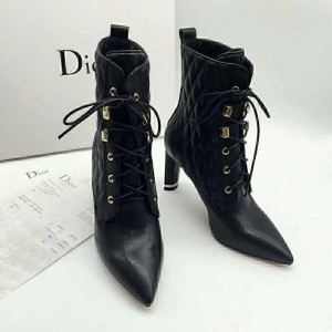 軽量で疲れにくいディオール2020年秋冬シーズン DIOR ショートブーツ芸能人愛用