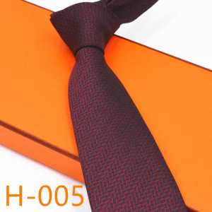 エルメス最速2020秋冬トレンドブランド HERMES ネクタイ 秋冬ファッションコーディネート