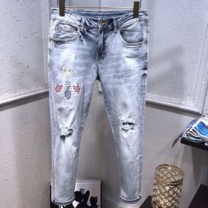 FENDIフェンデイ デニム パンツ コピー 品2020年春最新作 メンズファション 使い勝手 エレガントなジーンズ 値段激安
