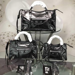 【2020秋冬】の注目トレンド バレンシアガ BALENCIAGA ハンドバッグ 今季トレンド抜け感新品 多色選択可 オシャレスタイルが今年流