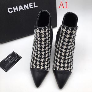 多色可選 レザーブーツ 秋冬コーデと相性がいい シャネルおしゃれなファッションコーデ CHANEL 【最新】2020年秋冬のトレンド速報