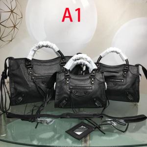 今年の流行りファション バレンシアガ BALENCIAGA【2020秋冬トレンド】押さえておきたい 多色選択可 ハンドバッグ サイズのよさを感じる新作