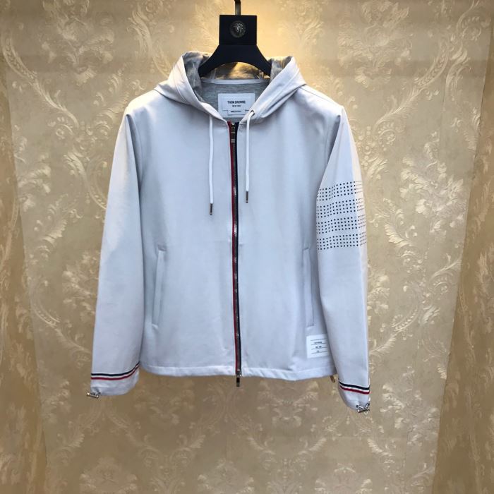 2020話題の商品トムブラウンコピー 4BAR フーディジップパーカー THOM...