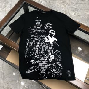 半袖Tシャツ 2色可選 2020年春限定 フェンディ今なお素敵なアイテムだ FENDI 今年の春トレンド