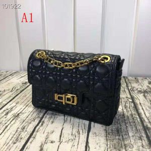 秋冬超人気の最新作 ディオール DIOR ショルダーバッグ 上品でベーシック 多色可選
