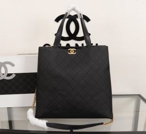 2色選択可 優しい雰囲気スタイリッシュに シャネル 今季流行りの人気新作 CHANEL 【2020年】夏のファッション レディースバッグ