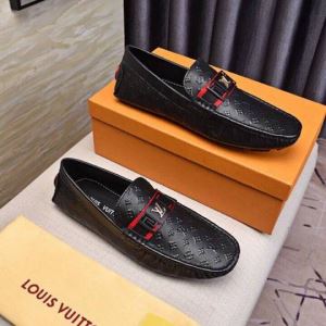 スニーカー 差をつけたい人にもおすすめ ルイ ヴィトン 春夏コレクション新品 LOUIS VUITTON