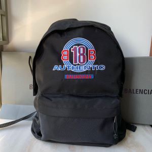 秋ファションのトレンド バレンシアガ2020秋に注目したい BALENCIAGA リュック 一番おしゃれ秋冬トレンド