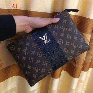 LOUIS VUITTON 人気急上昇中 ルイ ヴィトン 大人キレイめ ポーチ 美品入手困難
