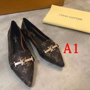 ルイ ヴィトン LOUIS VUITTON カジュアルシューズ 2色可選 2020春夏も引き続きトレンド 目を引く春夏トップス