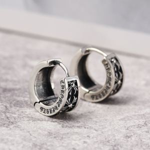 シンプルながら切れ味のいい イヤリング クロムハーツ CHROME HEARTS 清涼感とカジュアルスタイル