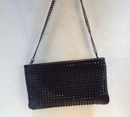 完売品 2020 Christian Louboutinクリスチャンルブタン 収納力あるけバッグ
