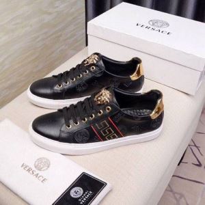 2色可選 スニーカー ファッショニスタを中心に新品が非常に人気 ヴェルサーチ VERSACE 2020春新作