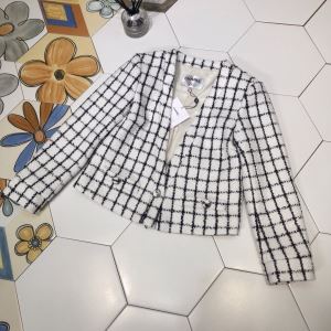 ハーフコート 今年らしい新しい人気色 シャネル現在流行中のおすすめ人気 CHANEL 【2020秋冬】今きてる最先端ブランド