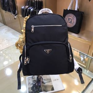 プラダ PRADA リュック 【2020春夏】最新コレクション おしゃれデザインも大人気