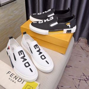 【2020年】夏のファッション フェンディ FENDI カジュアルシューズ 2色可選 今から夏まで活躍する